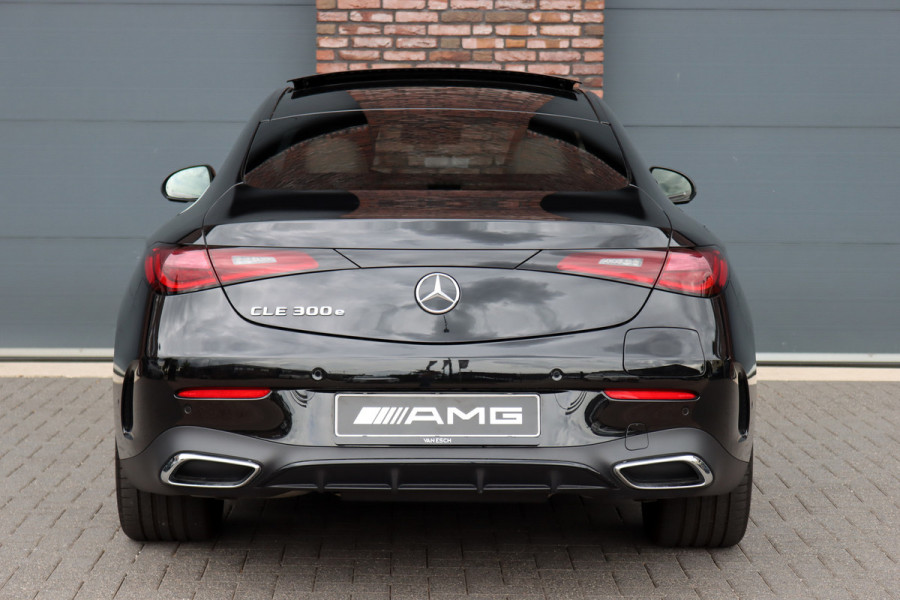 Mercedes-Benz CLE Coupé 300 e AMG Line | Panoramadak | Distronic | Massage | Stoelventilatie | Digital Light | Verwarmd Stuurwiel | Memory | Keyless Go | Leder |