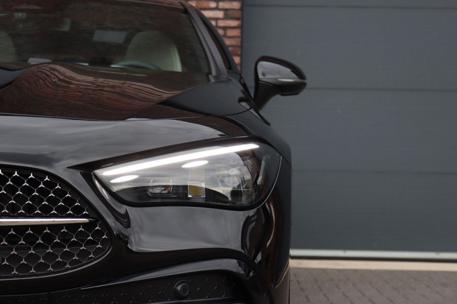 Mercedes-Benz CLE Coupé 300 e AMG Line | Panoramadak | Distronic | Massage | Stoelventilatie | Digital Light | Verwarmd Stuurwiel | Memory | Keyless Go | Leder |