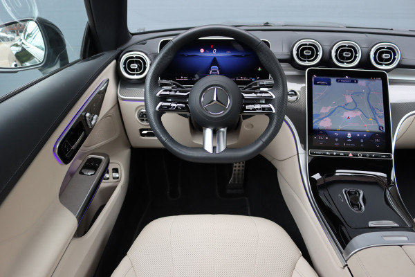 Mercedes-Benz CLE Coupé 300 e AMG Line | Panoramadak | Distronic | Massage | Stoelventilatie | Digital Light | Verwarmd Stuurwiel | Memory | Keyless Go | Leder |
