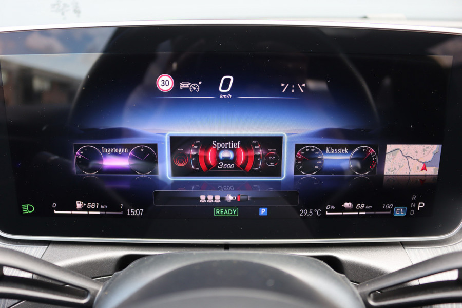 Mercedes-Benz C-Klasse Estate 300 e AMG Line | Distronic | Panoramadak | Memory | Surround Camera | Verwarmd Stuurwiel | Carplay | Sfeerverlichting Premium |
