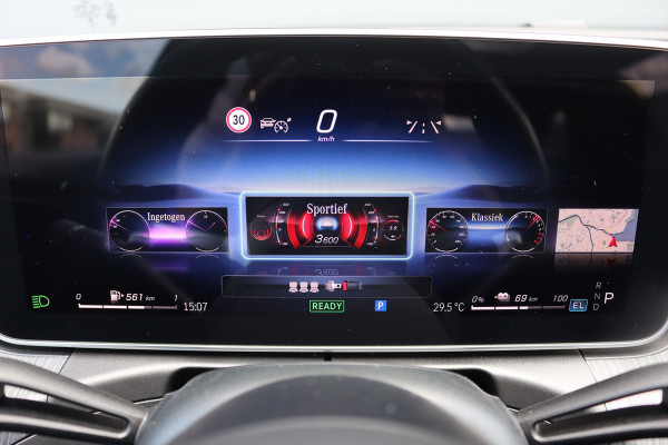 Mercedes-Benz C-Klasse Estate 300 e AMG Line | Distronic | Panoramadak | Memory | Surround Camera | Verwarmd Stuurwiel | Carplay | Sfeerverlichting Premium |