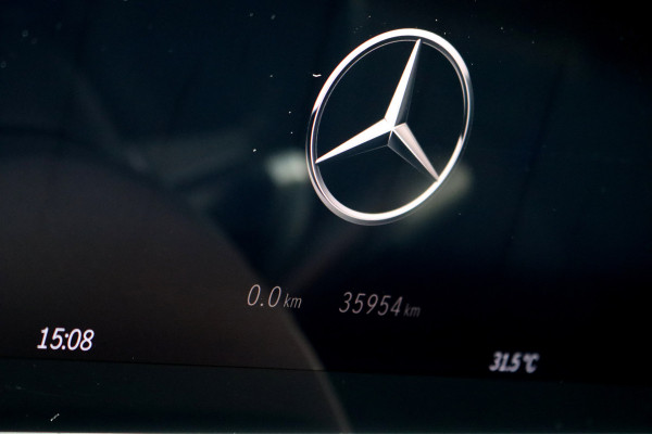 Mercedes-Benz C-Klasse Estate 300 e AMG Line | Distronic | Panoramadak | Memory | Surround Camera | Verwarmd Stuurwiel | Carplay | Sfeerverlichting Premium |