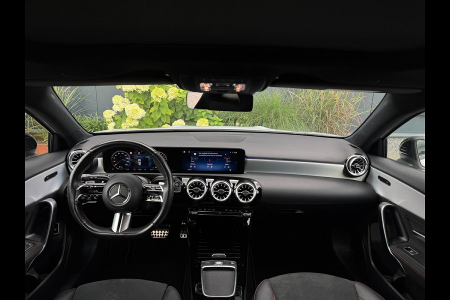 Mercedes-Benz A-Klasse 250 e AMG Line FULL PANO|WIDESCREEN|LEDER|SFEERVERLICHTING
