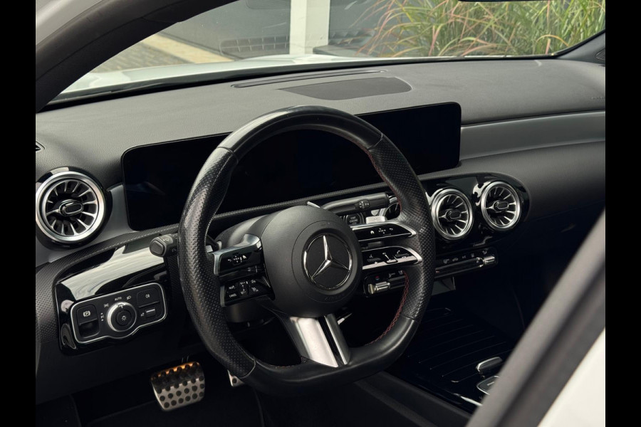 Mercedes-Benz A-Klasse 250 e AMG Line FULL PANO|WIDESCREEN|LEDER|SFEERVERLICHTING