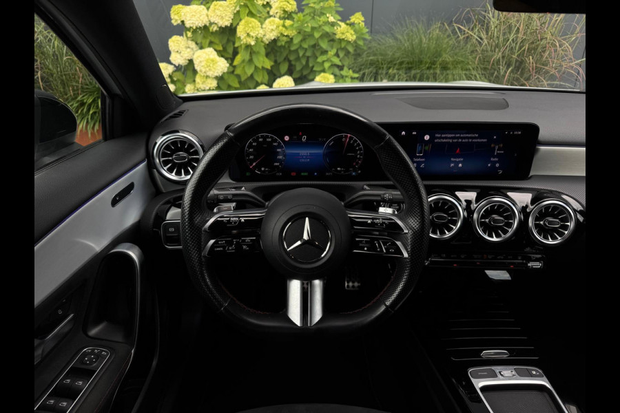 Mercedes-Benz A-Klasse 250 e AMG Line FULL PANO|WIDESCREEN|LEDER|SFEERVERLICHTING