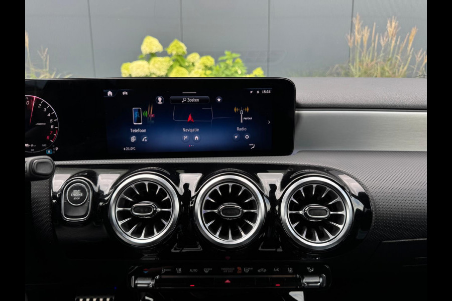 Mercedes-Benz A-Klasse 250 e AMG Line FULL PANO|WIDESCREEN|LEDER|SFEERVERLICHTING