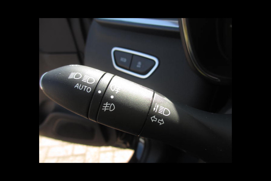 Renault Kadjar 1.3 TCe 140PK Intens | NAVI | CAMERA | 19" LM | DEALER ONDERHOUDEN | STOELVERWARMING | LED | CLIMAT CONTROL |