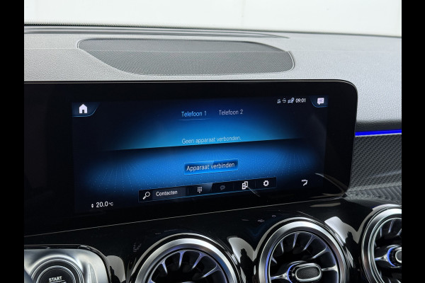 Mercedes-Benz Glb 200 AMG // Trekhaak // 360 Camera // Nightpakket // Carplay // Augmented Reality // 19" AMG Velgen