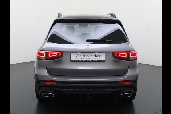 Mercedes-Benz Glb 200 AMG // Trekhaak // 360 Camera // Nightpakket // Carplay // Augmented Reality // 19" AMG Velgen