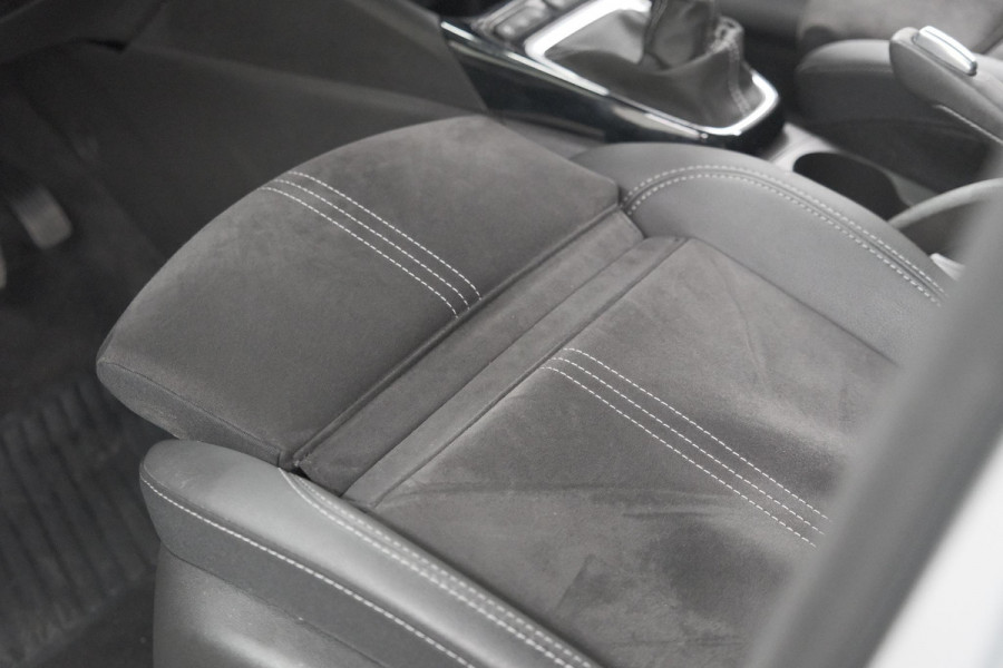 Opel Crossland Turbo 110 Ultimate | Camera | Dodehoekdetectie | Comfort Pakket | Apple Carplay