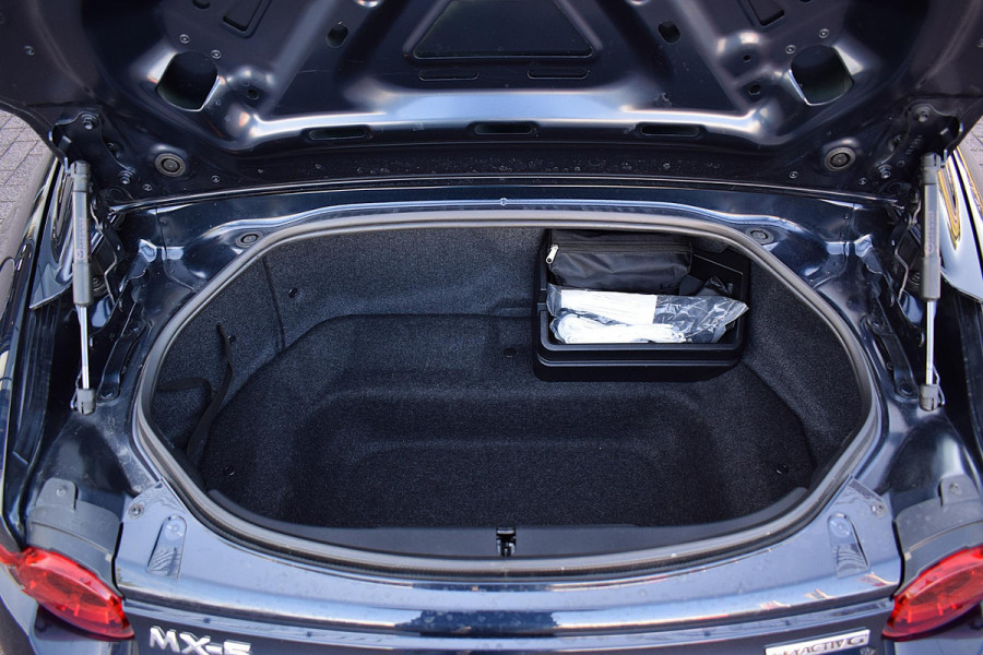 Mazda MX-5 RF 2.0 SkyActiv-G 184 Exclusive-Line | Hardtop | 184pk | Bose | Leer | Stoelverwarming