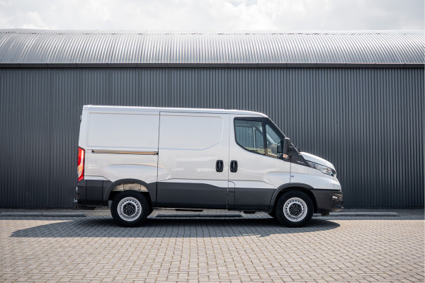 Iveco Daily 35S14 | L1H1 |140PK | 3.5T Trekgewicht | 3-Zits | Airco | Trekhaak