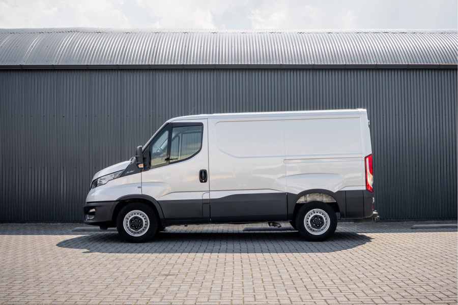 Iveco Daily 35S14 | L1H1 |140PK | 3.5T Trekgewicht | 3-Zits | Airco | Trekhaak