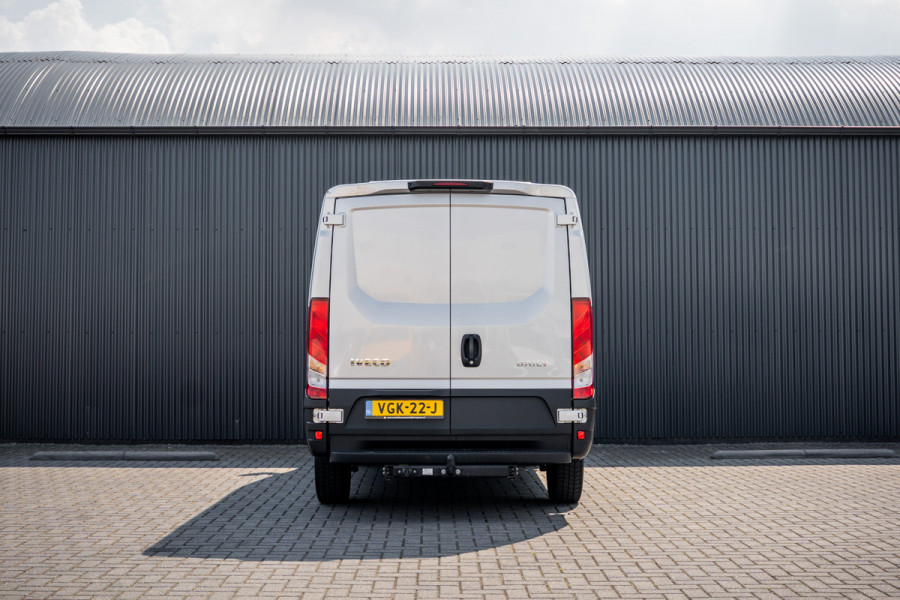 Iveco Daily 35S14 | L1H1 |140PK | 3.5T Trekgewicht | 3-Zits | Airco | Trekhaak