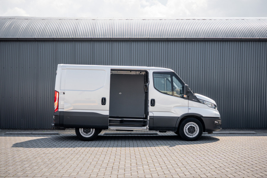 Iveco Daily 35S14 | L1H1 |140PK | 3.5T Trekgewicht | 3-Zits | Airco | Trekhaak