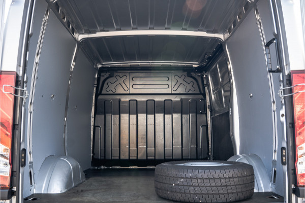 Iveco Daily 35S14 | L1H1 |140PK | 3.5T Trekgewicht | 3-Zits | Airco | Trekhaak