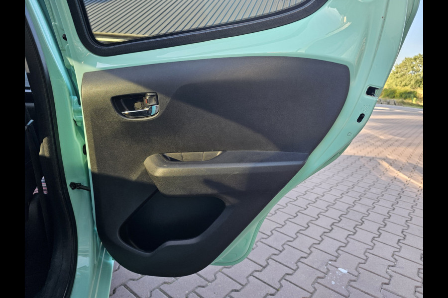 Citroën C1 1.0 VTi Airscape Shine | Cabrio | Automaat | Airco | Camera | Connecting Box | Elektro pakket | Zwarte grill |