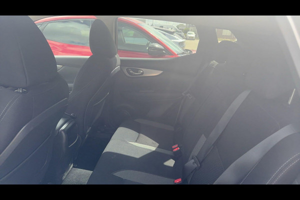Nissan QASHQAI 1.3 DIG-T N-Motion 159pk | Trekhaak | 1.500kg trekgewicht | Panoramadak | Stoelverwarming
