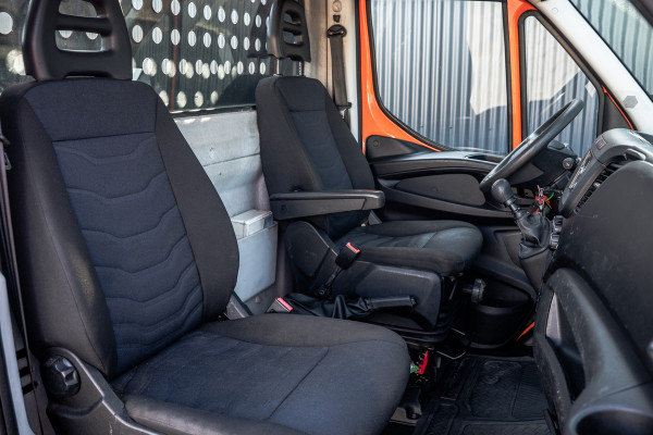Iveco Daily 35C14 | 136 PK | N1 | Laadklep | 3.5T Trekhaak | Navi | Airco