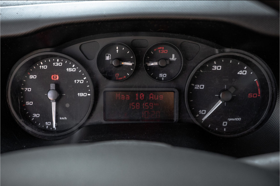 Iveco Daily 35C14 | 136 PK | N1 | Laadklep | 3.5T Trekhaak | Navi | Airco
