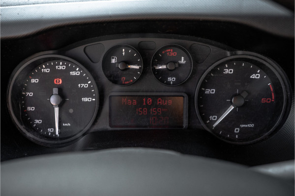 Iveco Daily 35C14 | 136 PK | N1 | Laadklep | 3.5T Trekhaak | Navi | Airco