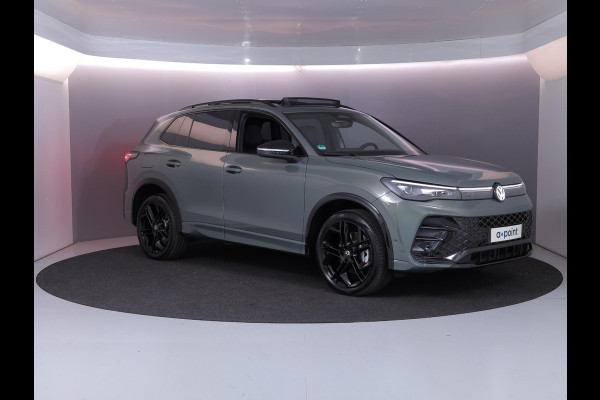 Volkswagen Tiguan 1.5 eHybrid R-Line Edition | Private lease vanaf €931 | 272 pk Automaat (DSG) | Verlengde garantie | Navigatie | Panoramadak | Trekhaak (wegklapbaar) | Achteruitrijcamera | Lederen bekleding | Stoelverwarming/ventilatie | R-Line |