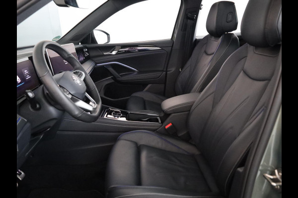 Volkswagen Tiguan 1.5 eHybrid R-Line Edition | Private lease vanaf €931 | 272 pk Automaat (DSG) | Verlengde garantie | Navigatie | Panoramadak | Trekhaak (wegklapbaar) | Achteruitrijcamera | Lederen bekleding | Stoelverwarming/ventilatie | R-Line |