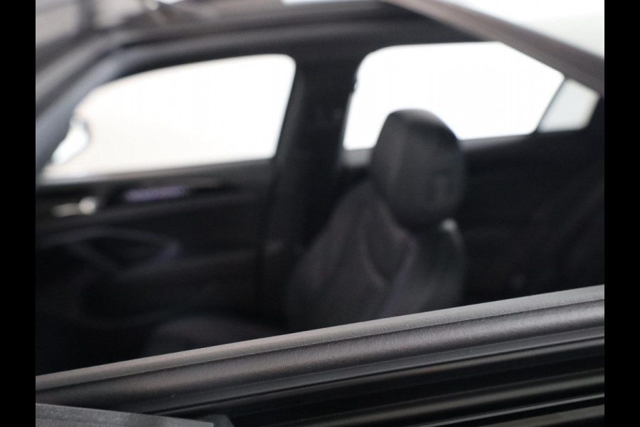 Volkswagen Tiguan 1.5 eHybrid R-Line Edition | Private lease vanaf €931 | 272 pk Automaat (DSG) | Verlengde garantie | Navigatie | Panoramadak | Trekhaak (wegklapbaar) | Achteruitrijcamera | Lederen bekleding | Stoelverwarming/ventilatie | R-Line |
