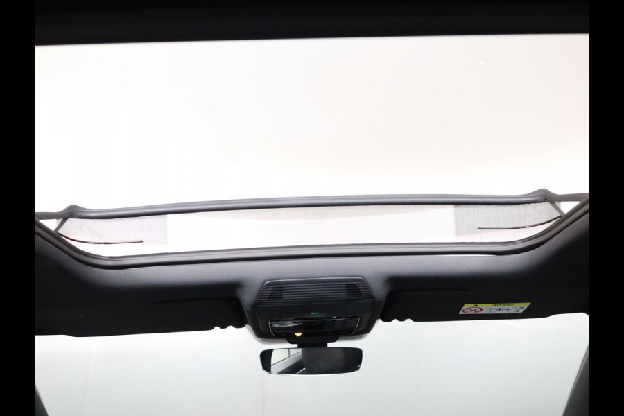 Volkswagen Tiguan 1.5 eHybrid R-Line Edition | Private lease vanaf €931 | 272 pk Automaat (DSG) | Verlengde garantie | Navigatie | Panoramadak | Trekhaak (wegklapbaar) | Achteruitrijcamera | Lederen bekleding | Stoelverwarming/ventilatie | R-Line |