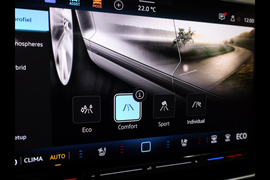 Volkswagen Tiguan 1.5 eHybrid R-Line Edition | Private lease vanaf €931 | 272 pk Automaat (DSG) | Verlengde garantie | Navigatie | Panoramadak | Trekhaak (wegklapbaar) | Achteruitrijcamera | Lederen bekleding | Stoelverwarming/ventilatie | R-Line |