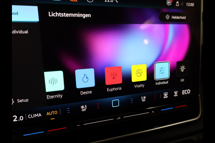 Volkswagen Tiguan 1.5 eHybrid R-Line Edition | Private lease vanaf €931 | 272 pk Automaat (DSG) | Verlengde garantie | Navigatie | Panoramadak | Trekhaak (wegklapbaar) | Achteruitrijcamera | Lederen bekleding | Stoelverwarming/ventilatie | R-Line |