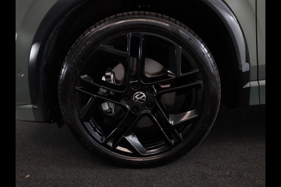 Volkswagen Tiguan 1.5 eHybrid R-Line Edition | Private lease vanaf €931 | 272 pk Automaat (DSG) | Verlengde garantie | Navigatie | Panoramadak | Trekhaak (wegklapbaar) | Achteruitrijcamera | Lederen bekleding | Stoelverwarming/ventilatie | R-Line |