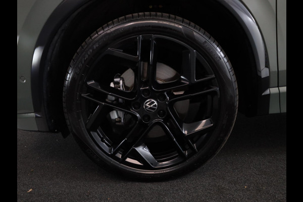 Volkswagen Tiguan 1.5 eHybrid R-Line Edition | Private lease vanaf €931 | 272 pk Automaat (DSG) | Verlengde garantie | Navigatie | Panoramadak | Trekhaak (wegklapbaar) | Achteruitrijcamera | Lederen bekleding | Stoelverwarming/ventilatie | R-Line |