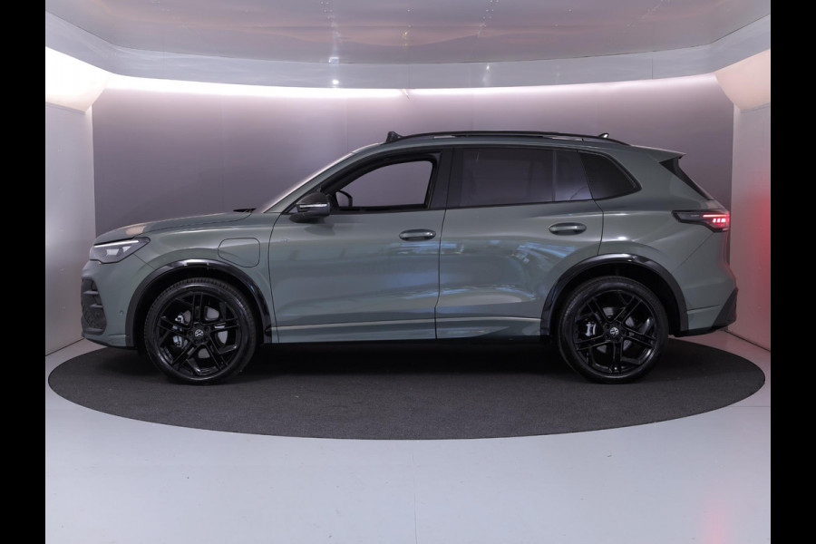 Volkswagen Tiguan 1.5 eHybrid R-Line Edition | Private lease vanaf €931 | 272 pk Automaat (DSG) | Verlengde garantie | Navigatie | Panoramadak | Trekhaak (wegklapbaar) | Achteruitrijcamera | Lederen bekleding | Stoelverwarming/ventilatie | R-Line |