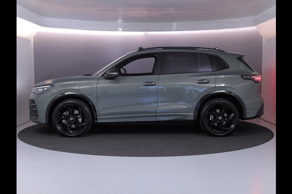 Volkswagen Tiguan 1.5 eHybrid R-Line Edition | Private lease vanaf €931 | 272 pk Automaat (DSG) | Verlengde garantie | Navigatie | Panoramadak | Trekhaak (wegklapbaar) | Achteruitrijcamera | Lederen bekleding | Stoelverwarming/ventilatie | R-Line |