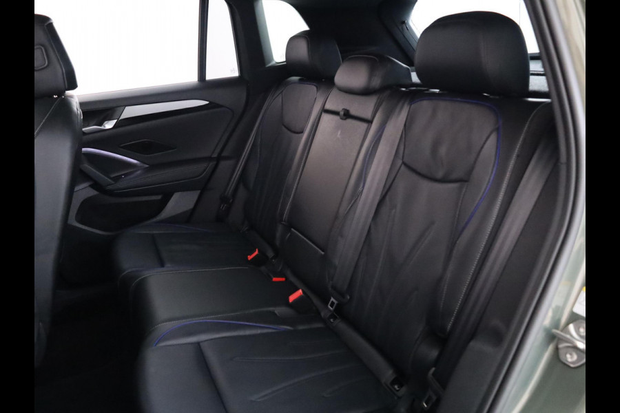 Volkswagen Tiguan 1.5 eHybrid R-Line Edition | Private lease vanaf €931 | 272 pk Automaat (DSG) | Verlengde garantie | Navigatie | Panoramadak | Trekhaak (wegklapbaar) | Achteruitrijcamera | Lederen bekleding | Stoelverwarming/ventilatie | R-Line |