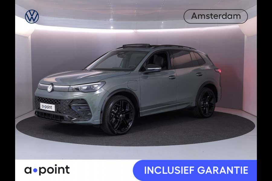 Volkswagen Tiguan 1.5 eHybrid R-Line Edition | Private lease vanaf €931 | 272 pk Automaat (DSG) | Verlengde garantie | Navigatie | Panoramadak | Trekhaak (wegklapbaar) | Achteruitrijcamera | Lederen bekleding | Stoelverwarming/ventilatie | R-Line |