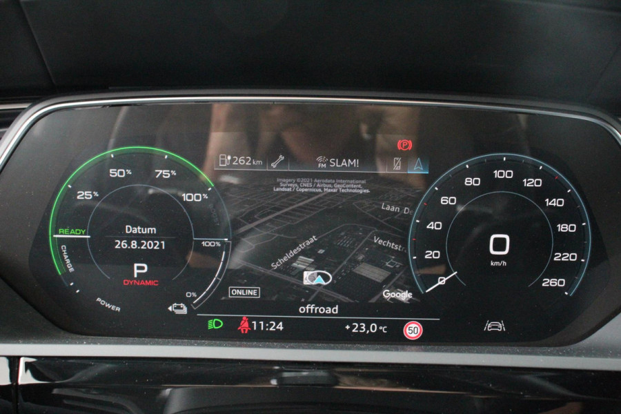 Audi e-tron e-tron 55 quattro advanced Pro Line Plus 408pk! | Navigatie | Climate Control | Electrisch bedienbare achterklep | Camera | Alcantara