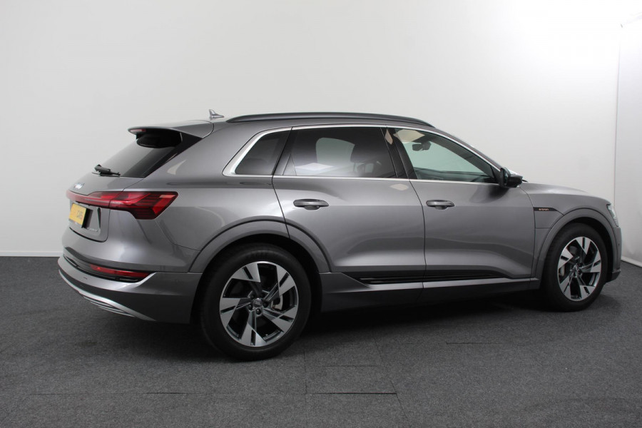Audi e-tron e-tron 55 quattro advanced Pro Line Plus 408pk! | Navigatie | Climate Control | Electrisch bedienbare achterklep | Camera | Alcantara