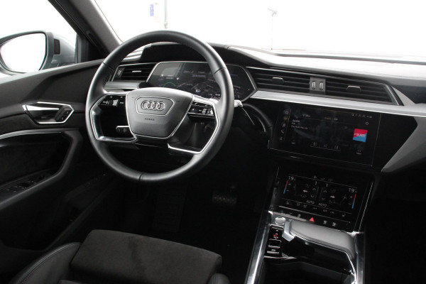 Audi e-tron e-tron 55 quattro advanced Pro Line Plus 408pk! | Navigatie | Climate Control | Electrisch bedienbare achterklep | Camera | Alcantara