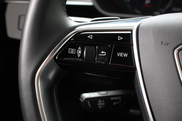Audi e-tron e-tron 55 quattro advanced Pro Line Plus 408pk! | Navigatie | Climate Control | Electrisch bedienbare achterklep | Camera | Alcantara