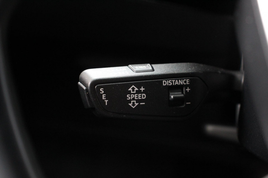 Audi e-tron e-tron 55 quattro advanced Pro Line Plus 408pk! | Navigatie | Climate Control | Electrisch bedienbare achterklep | Camera | Alcantara