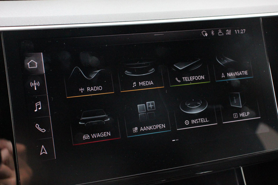 Audi e-tron e-tron 55 quattro advanced Pro Line Plus 408pk! | Navigatie | Climate Control | Electrisch bedienbare achterklep | Camera | Alcantara