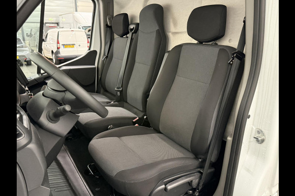 Renault Master T33 2.3 dCi 135 L2H2 BPM VRIJ! Airco Cruise control Parkeersensoren Navigatie Trekhaak