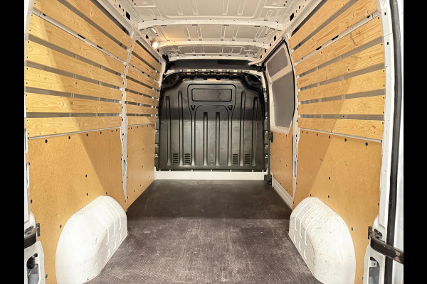 Renault Master T33 2.3 dCi 135 L2H2 BPM VRIJ! Airco Cruise control Parkeersensoren Navigatie Trekhaak
