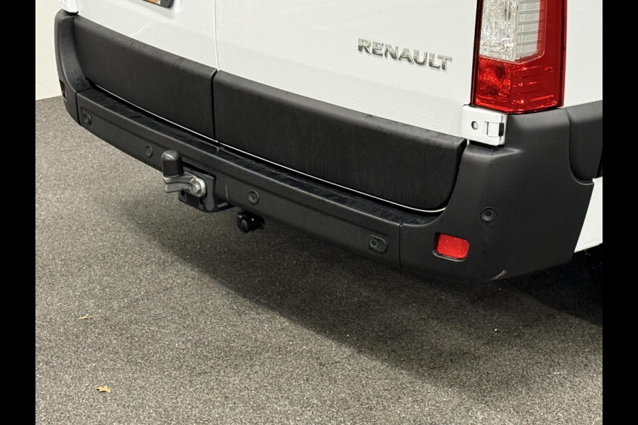 Renault Master T33 2.3 dCi 135 L2H2 BPM VRIJ! Airco Cruise control Parkeersensoren Navigatie Trekhaak