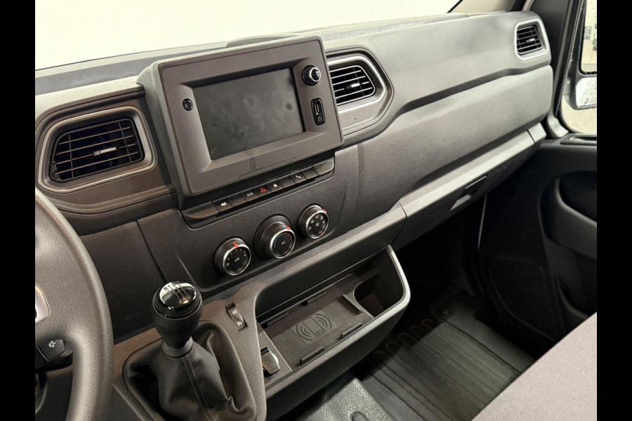 Renault Master T33 2.3 dCi 135 L2H2 BPM VRIJ! Airco Cruise control Parkeersensoren Navigatie Trekhaak