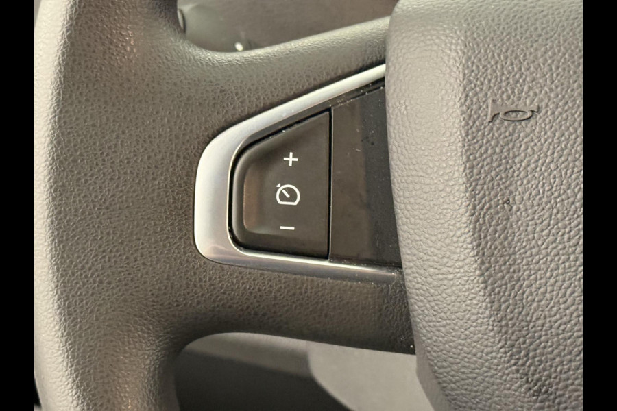 Renault Master T33 2.3 dCi 135 L2H2 BPM VRIJ! Airco Cruise control Parkeersensoren Navigatie Trekhaak