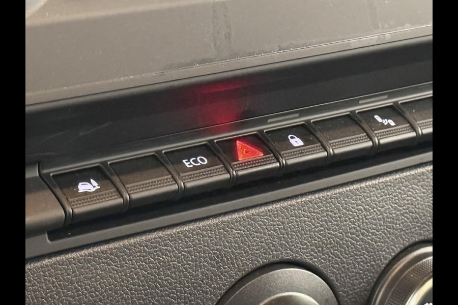 Renault Master T33 2.3 dCi 135 L2H2 BPM VRIJ! Airco Cruise control Parkeersensoren Navigatie Trekhaak