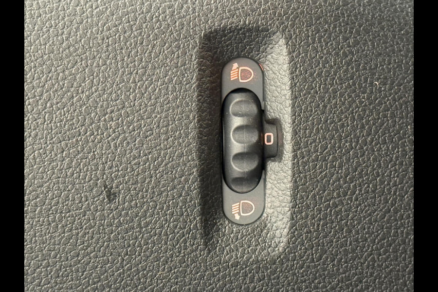 Renault Master T33 2.3 dCi 135 L2H2 BPM VRIJ! Airco Cruise control Parkeersensoren Navigatie Trekhaak